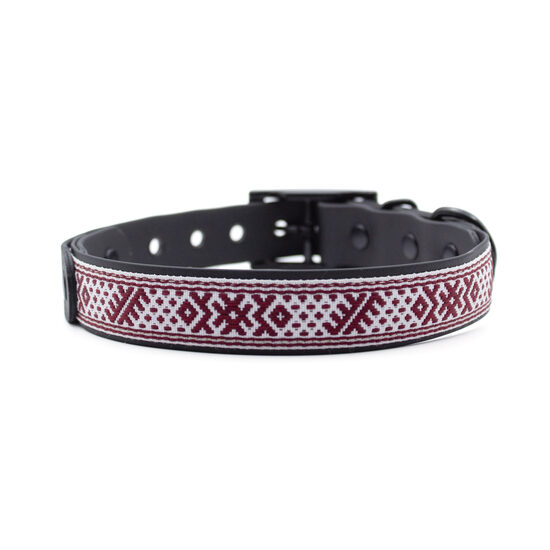 Collar with ethnic signs, Bordo on white