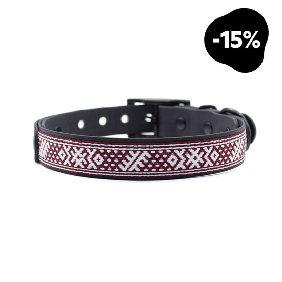 Tautiskā kakla siksna ar Latviešu zīmēm, balts uz bordo